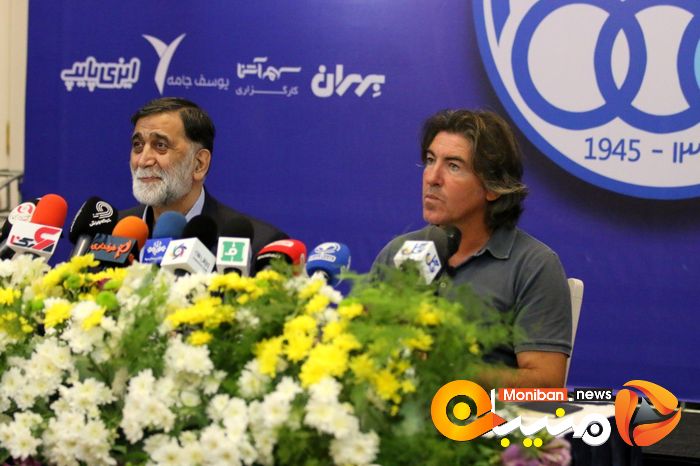 مراسم امضای قرارداد ریکاردو ساپینتو، سرمربی استقلال