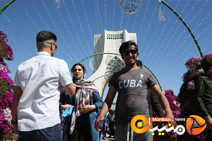 تحویل سال ۱۴۰۰ در میدان آزادی تهران
