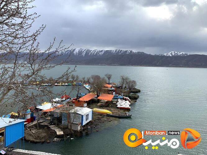 دریاچه زریوار