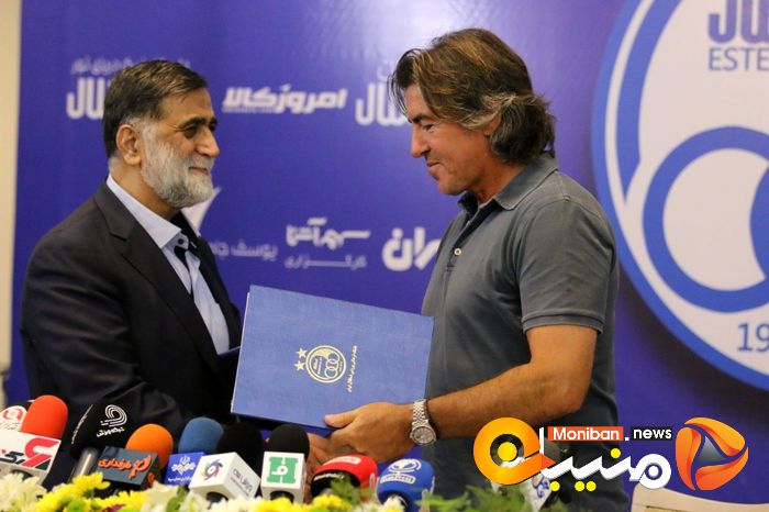 مراسم امضای قرارداد ریکاردو ساپینتو، سرمربی استقلال