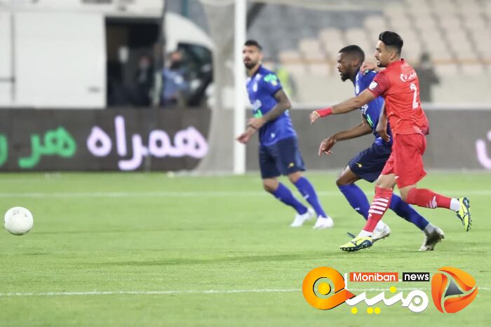 استقلال و تراکتور