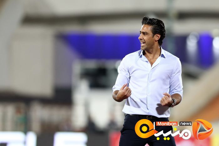 دیدار تیم های فوتبال استقلال - تراکتور