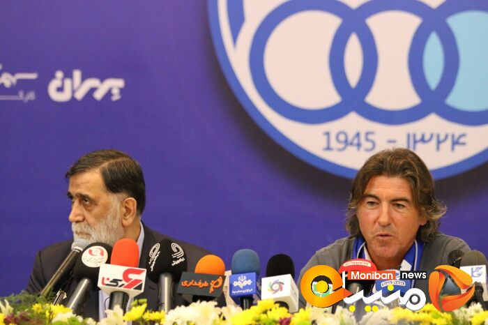 مراسم امضای قرارداد ریکاردو ساپینتو، سرمربی استقلال