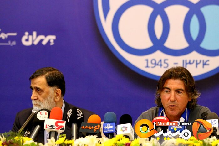 مراسم امضای قرارداد ریکاردو ساپینتو، سرمربی استقلال