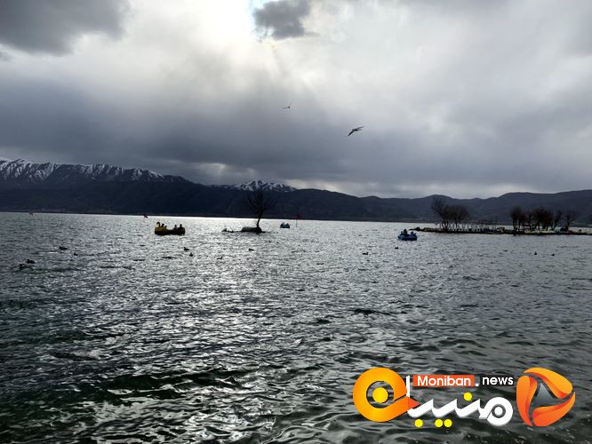 دریاچه زریوار