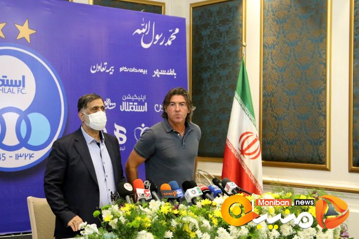 مراسم امضای قرارداد ریکاردو ساپینتو، سرمربی استقلال