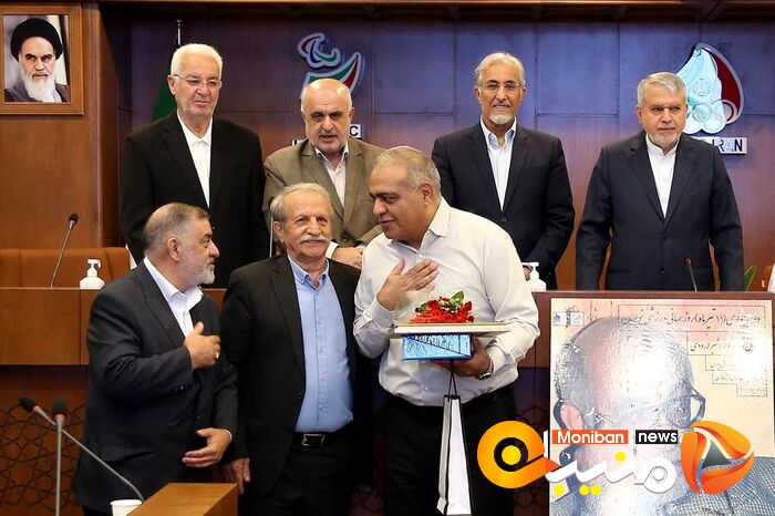 مراسم تجلیل از اردشیر لارودی، پیشکسوت روزنامه نکاری ورزشی و نفرات اول جشنواره جهانی ایپس در روز جهانی خبرنگاران ورزشی