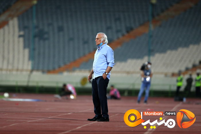 دیدار تیم های فوتبال استقلال - تراکتور