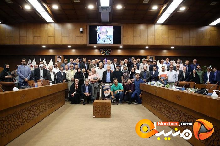 مراسم تجلیل از اردشیر لارودی، پیشکسوت روزنامه نکاری ورزشی و نفرات اول جشنواره جهانی ایپس در روز جهانی خبرنگاران ورزشی