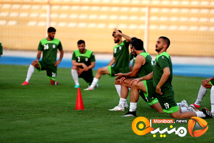 بازديد وزير ورزش و جوانان از اردوي تيم ملي فوتبال