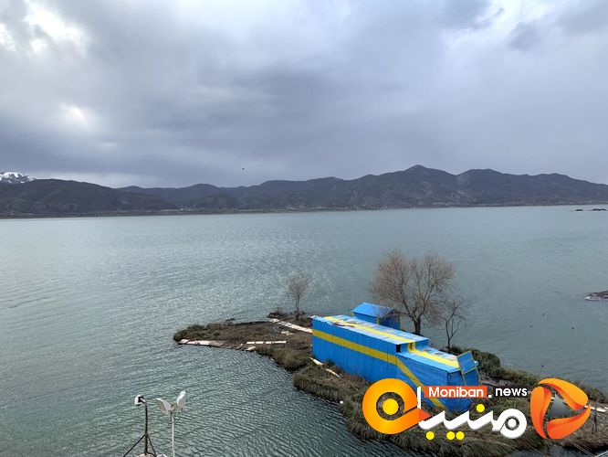 دریاچه زریوار