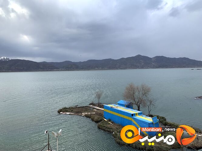 دریاچه زریوار