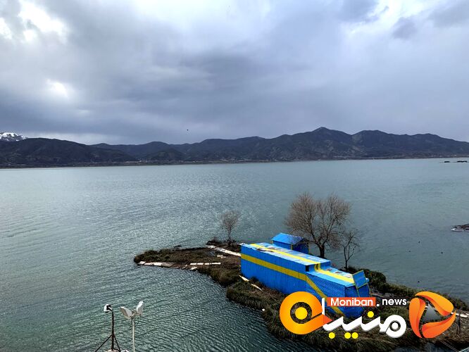 دریاچه زریوار