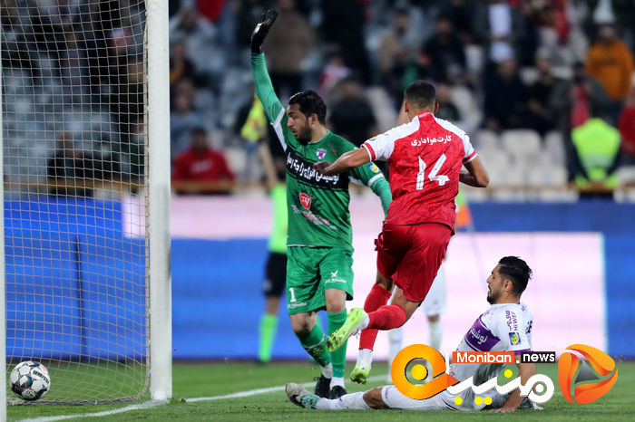 گزارش تصویری| بازی پرسپولیس و هوادار