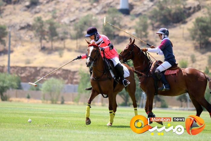 جشن قهرمانی تیم دختران زنده رود در رقابت های چوگان