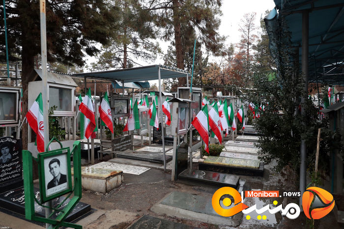 گزارش تصویری| حضور رهبر انقلاب بر مزار شهدا