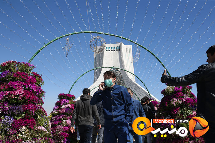 تحویل سال ۱۴۰۰ در میدان آزادی تهران