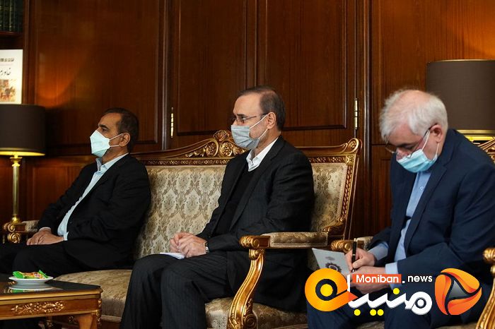 دیدار وزیر خارجه چین در تهران با علی لاریجانی