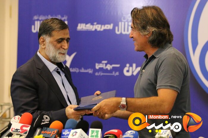 مراسم امضای قرارداد ریکاردو ساپینتو، سرمربی استقلال