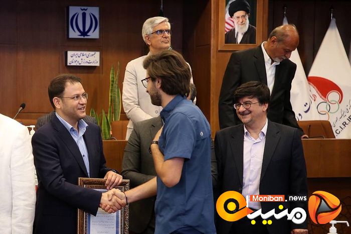 مراسم تجلیل از اردشیر لارودی، پیشکسوت روزنامه نکاری ورزشی و نفرات اول جشنواره جهانی ایپس در روز جهانی خبرنگاران ورزشی