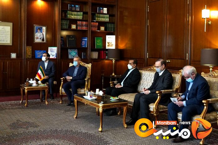 دیدار وزیر خارجه چین در تهران با علی لاریجانی