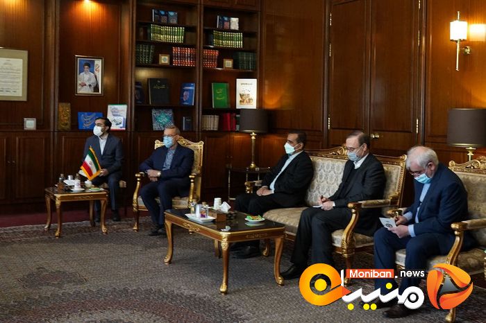 دیدار وزیر خارجه چین در تهران با علی لاریجانی