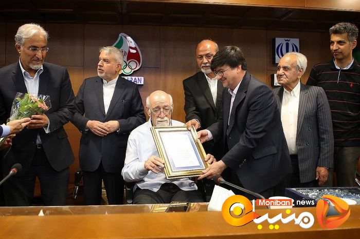 مراسم تجلیل از اردشیر لارودی، پیشکسوت روزنامه نکاری ورزشی و نفرات اول جشنواره جهانی ایپس در روز جهانی خبرنگاران ورزشی