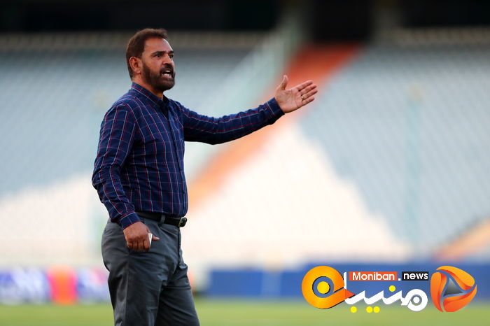 دیدار تیم های فوتبال استقلال - تراکتور