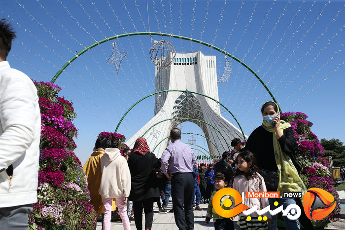 تحویل سال ۱۴۰۰ در میدان آزادی تهران