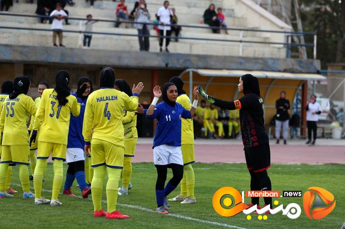 جشن قهرمانی تیم خاتون بم قهرمان رقابت های لیگ فوتبال بانوان