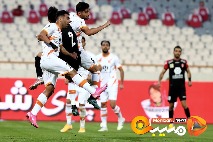 دیدار تیم های پرسپولیس تهران - مس رفسنجان